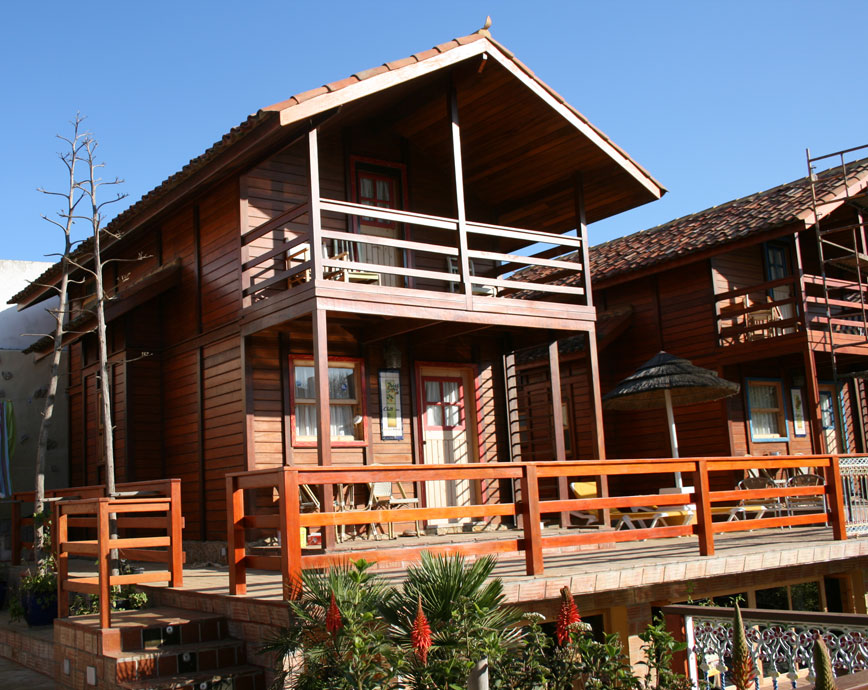 einer der hölzernen Bungalows