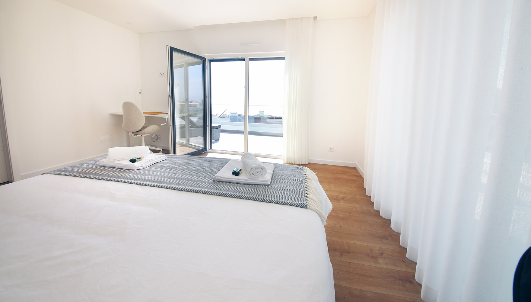 master bedroom, king-size double bed