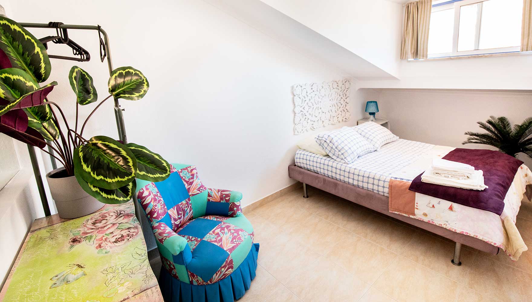 Schlafzimmer mit Doppelbett